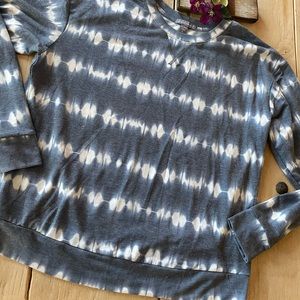 Lightweight sweatshirt denim color tie dye EUC